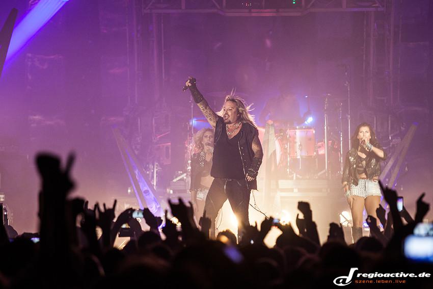 Mötley Crüe (live in Stuttgart, 2015)